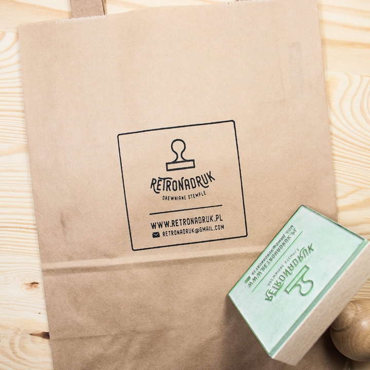 duża pieczątka kwadratowa