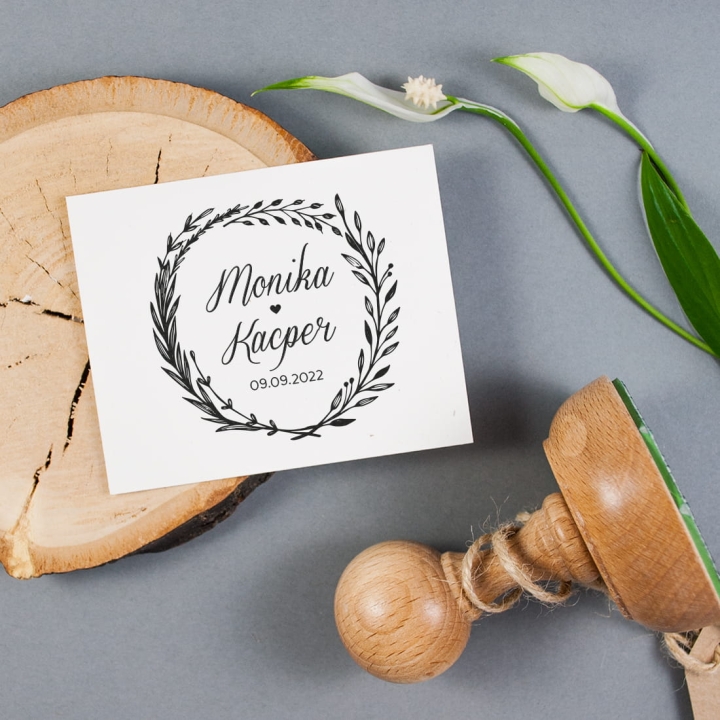 drewniany stempel slubny wianek - pieczątki ślubne