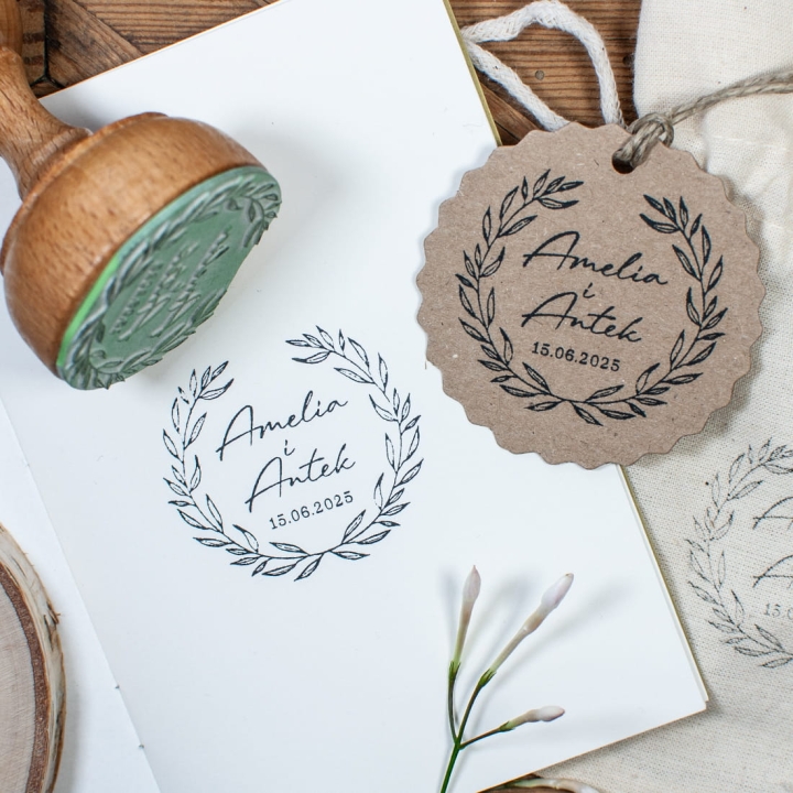 Pieczątki ślubne otwarty wianek - personalizowany imionami i datą