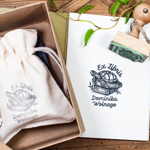 Ekslibris żółw na książkach - zestaw na prezent