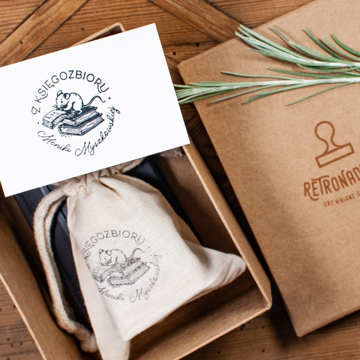 pieczątka ex libris z motywem myszy w zestawie upominkowym