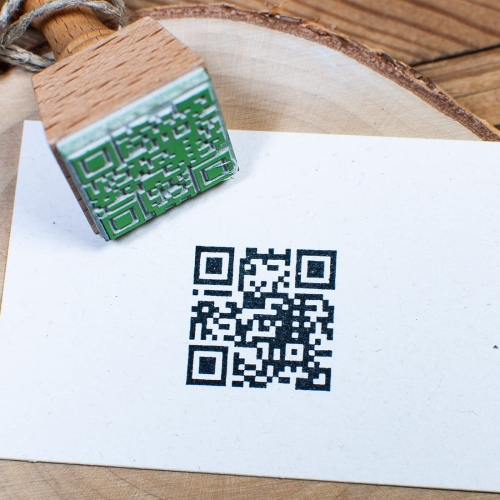 pieczątka z kodem QR