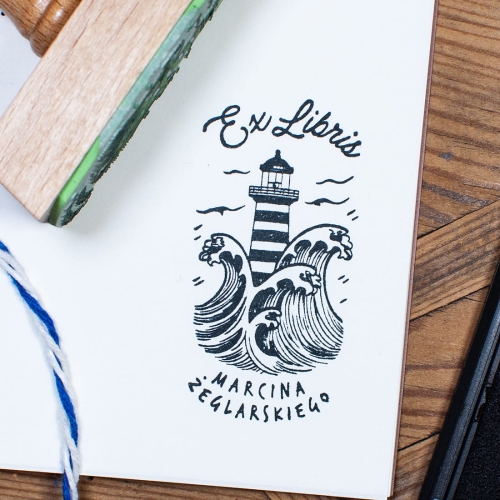 Zestaw prezentowy Ex Libris z drewnianą pieczątką z motywem morskich fal