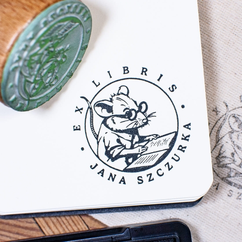 Zestaw Ex Libris z Motywem Czytającego Szczura w Prezentowym Pudełku