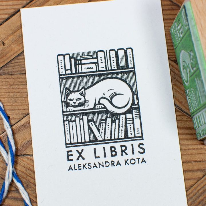 ex-libris-kot-na-regale.jpg