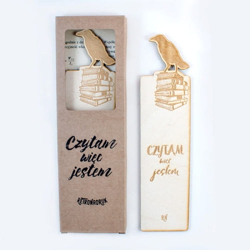 Zakładka do książek z motywem kruka na książkach