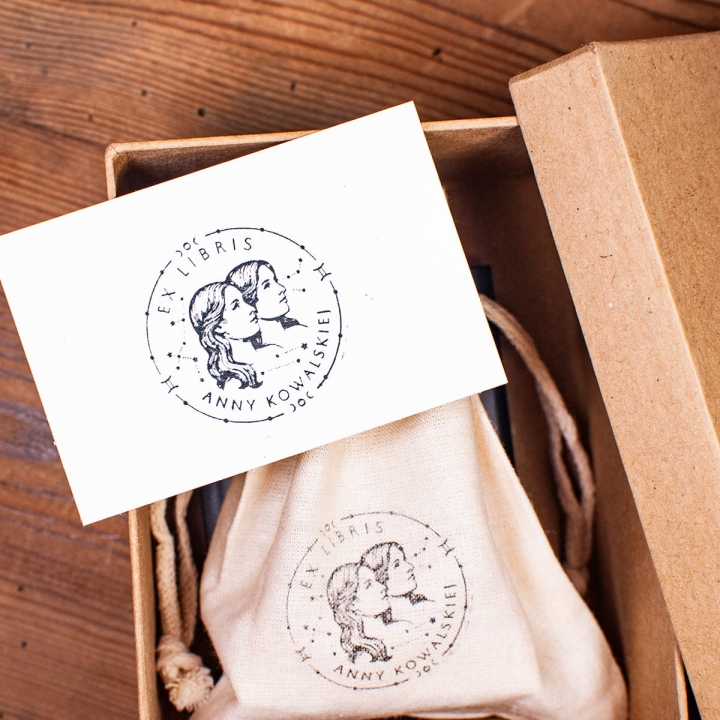 Zestaw prezentowy z pieczątką ex libris Bliźnięta, tuszem i pudełkiem