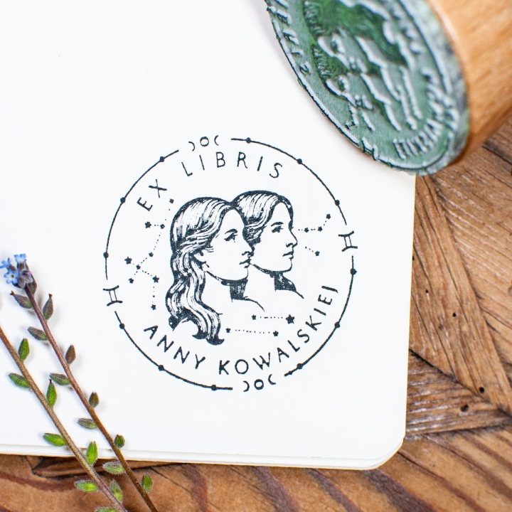 Personalizowana pieczątka ex libris z motywem znaku zodiaku Bliźnięta
