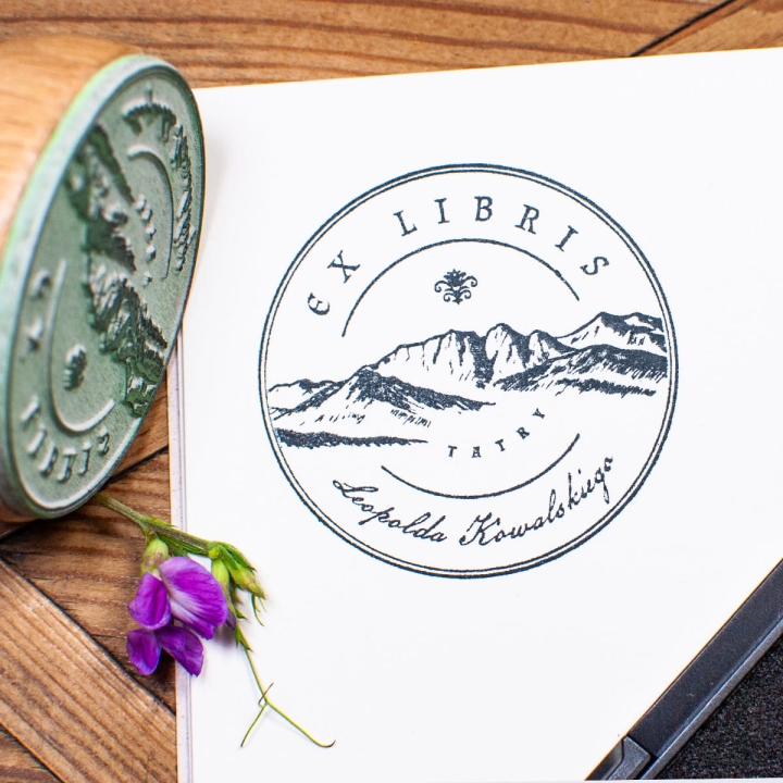 Ex libris Tatry - zestaw prezentowy z personalizowanym stemplem i poduszką nasączoną tuszem
