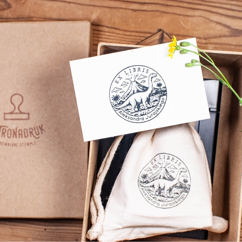 Ex Libris z dinozaurem w zestawie prezentowym – personalizowana pieczątka