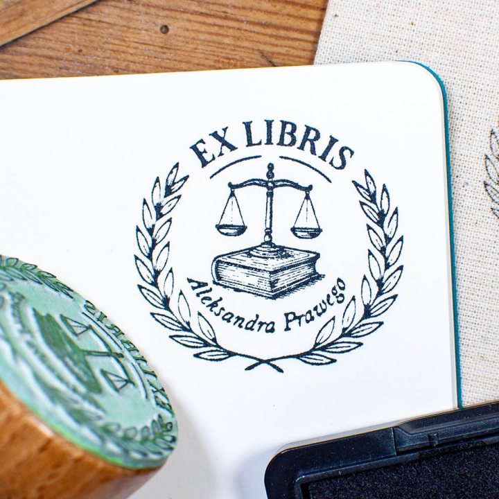pieczatka-dla-prawnika-waga.jpg