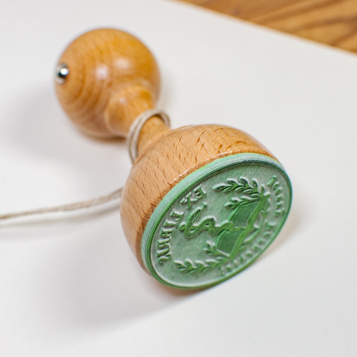 drewniany-stempel-z-eskalupem.jpg