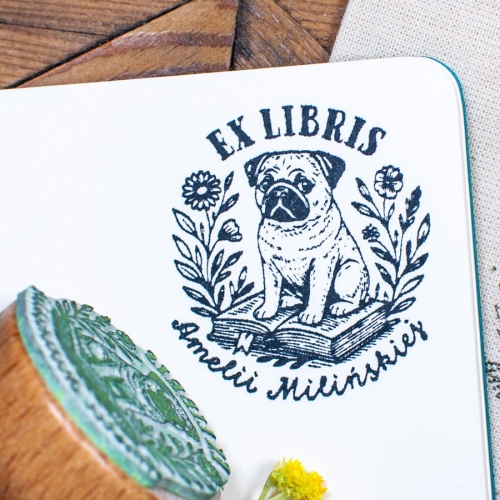 drewniany_stempel_exlibris_mops.jpg