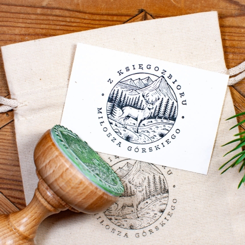Ex libris z jeleniem na tle gór i lasu