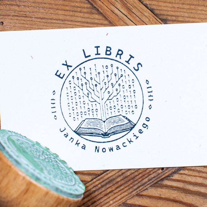 Ex Libris programista – drewniana pieczątka z Ex Libris programista – drewniana pieczątka  z motywem drzewa kodu drzewa