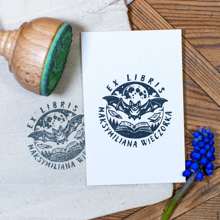pieczątka ex libris nietoperz styl retro do książek
