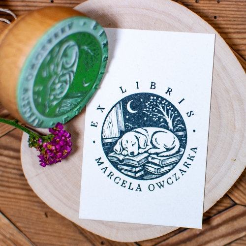 Ex Libris Śpiący Piesek Nocą - personalizowana pieczątka do książek