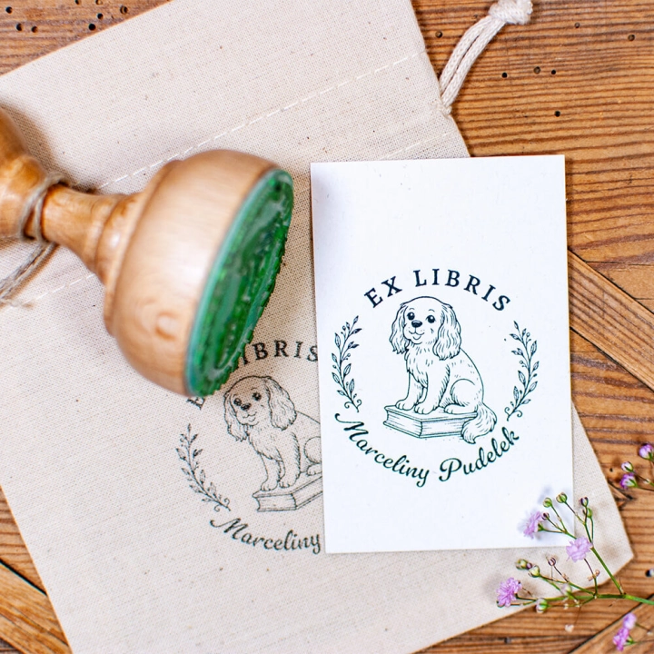 Drewniana pieczątka Ex Libris Pudelek