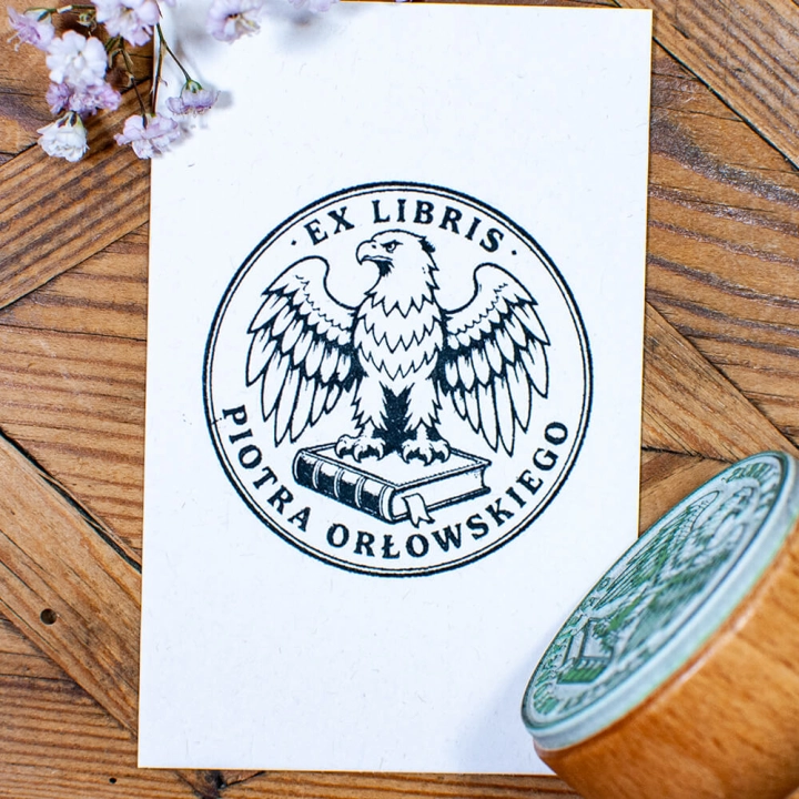 Stempel Ex Libris z orłem na książce
